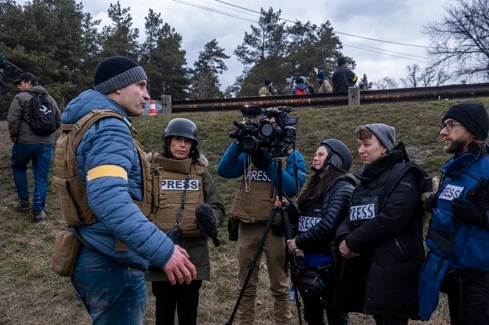 Exploring the Ethics of Using Real Photos in Films